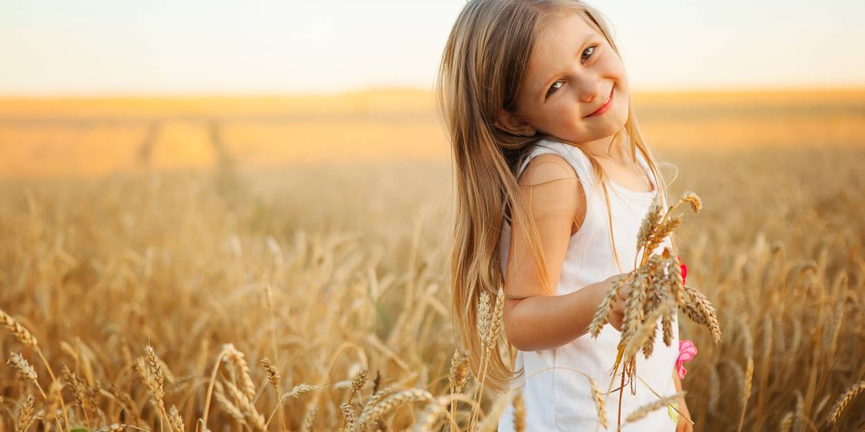 Рождениците във Viva Credit подаряват добро всеки месец